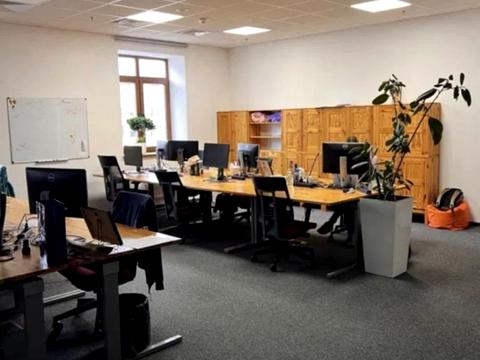 коммерческая по адресу Верхній Вал ул., 10