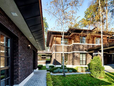 дом по адресу Революції Гідності