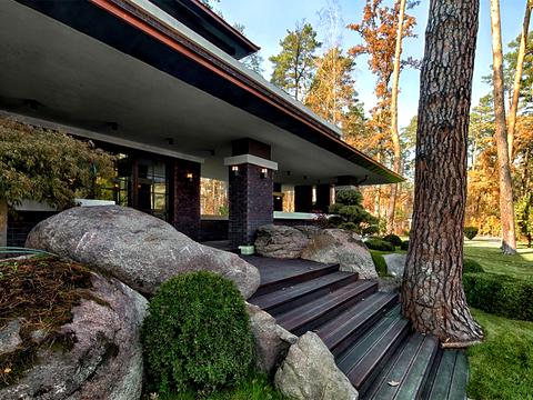 дом по адресу Революції Гідності