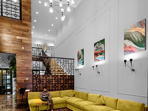 дом по адресу Революції Гідності