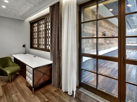 дом по адресу Революції Гідності