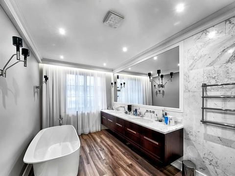 дом по адресу Революції Гідності