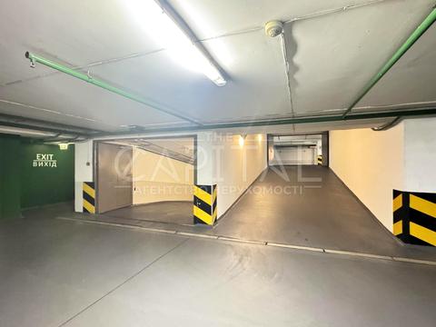 комерційна за адресою Київ, Богдана Хмельницького вул., 17