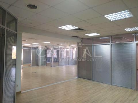 комерційна за адресою Київ, Богдана Хмельницького вул., 17