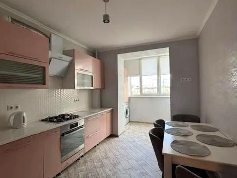 квартира за адресою Хотинська вул., 12