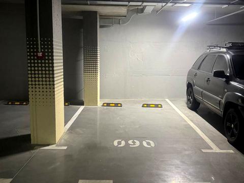 паркоместо по адресу Берестейский просп. (Победы), 42а