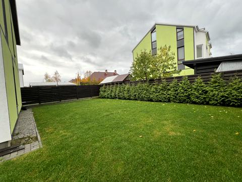 будинок за адресою Патона