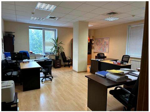 комерційна за адресою Юрія Шумського вул., 1