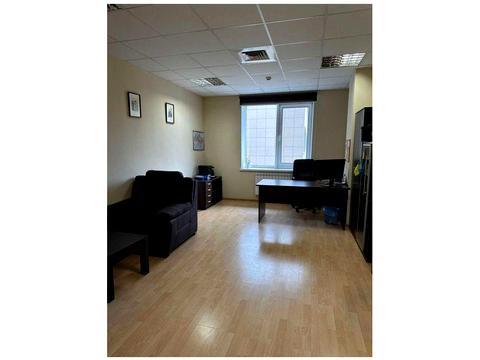 комерційна за адресою Юрія Шумського вул., 1