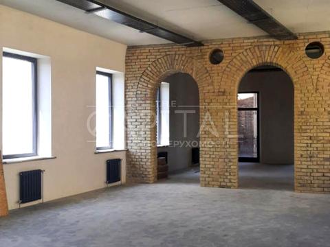 комерційна за адресою Прорізна вул., 8