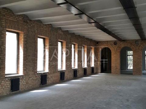 комерційна за адресою Прорізна вул., 8