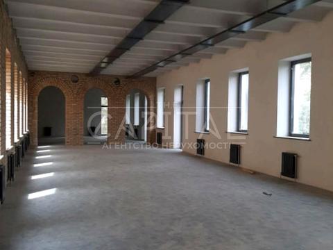 комерційна за адресою Прорізна вул., 8