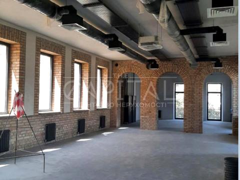 комерційна за адресою Прорізна вул., 8