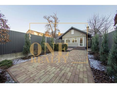 будинок за адресою Квітки Цісик вул. (Гамарника), 65