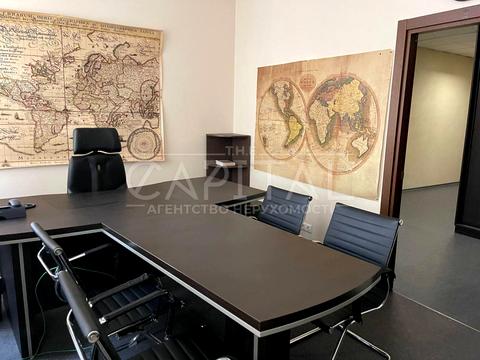 комерційна за адресою Горяна вул. (Олега Кошового), 2-Б