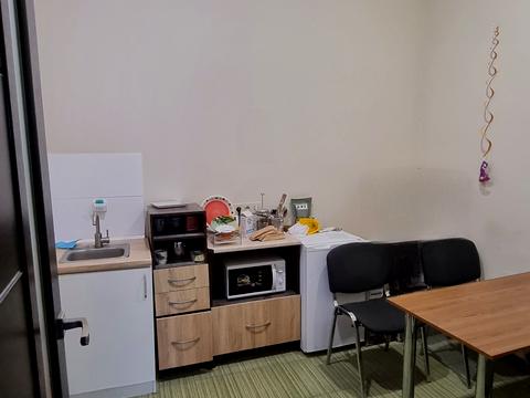 комерційна за адресою Дмитра Яворницького просп. (Карла Маркса), 5