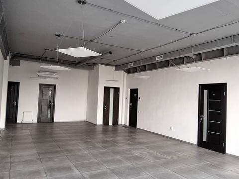 комерційна за адресою Дмитра Яворницького просп. (Карла Маркса), 5