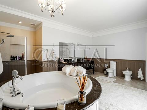 будинок за адресою Молодіжна вул.