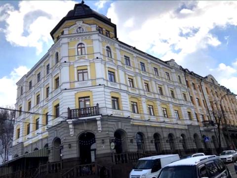 комерційна за адресою Верхній Вал вул., 10