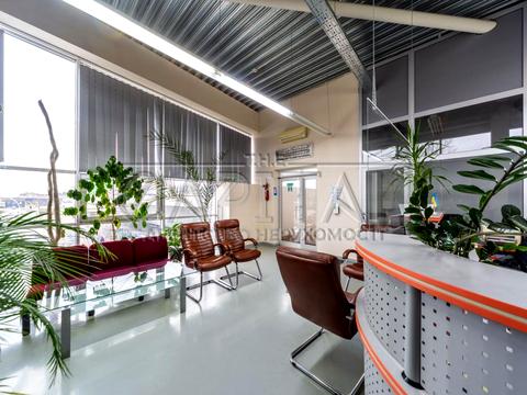 комерційна за адресою Петропавлівська вул., 4