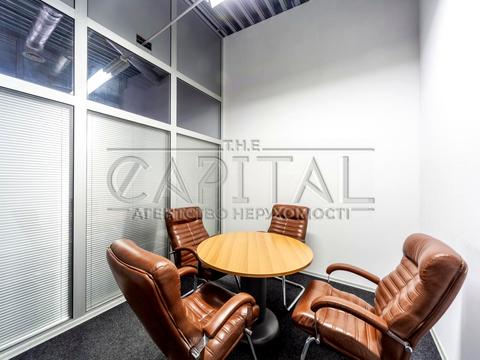 комерційна за адресою Петропавлівська вул., 4