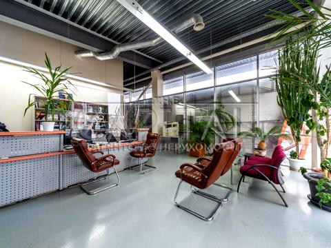 комерційна за адресою Петропавлівська вул., 4