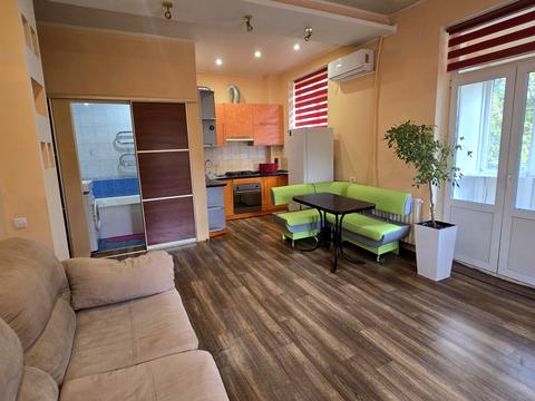 квартира за адресою Героїв-Підпільників просп. (Дзержинського), 28