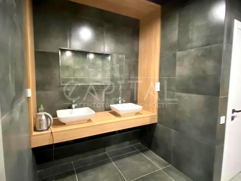 комерційна за адресою Князів Острозьких вул. (Московська), 23