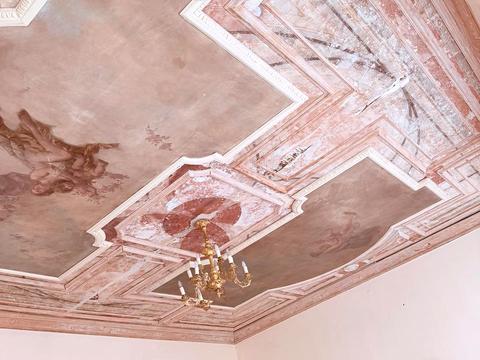 коммерческая по адресу Гетьмана Дорошенко ул. (Жовтневая), 38