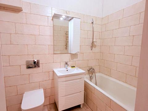 коммерческая по адресу Гетьмана Дорошенко ул. (Жовтневая), 38