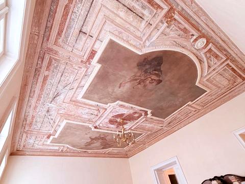 коммерческая по адресу Гетьмана Дорошенко ул. (Жовтневая), 38