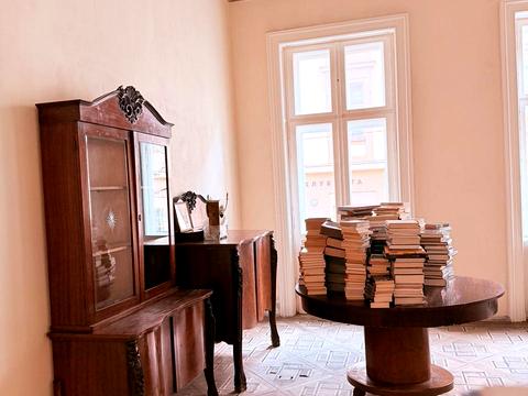 коммерческая по адресу Гетьмана Дорошенко ул. (Жовтневая), 38