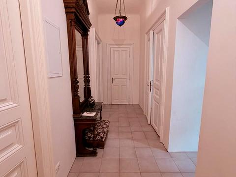 коммерческая по адресу Гетьмана Дорошенко ул. (Жовтневая), 38