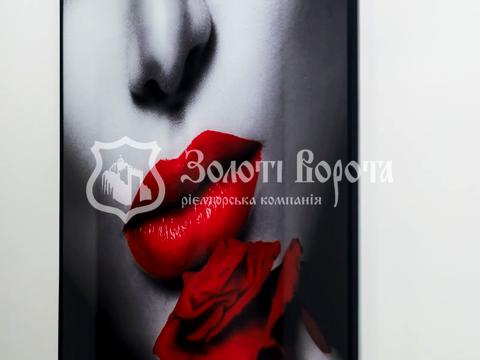 коммерческая по адресу Молодіжна ул., 12