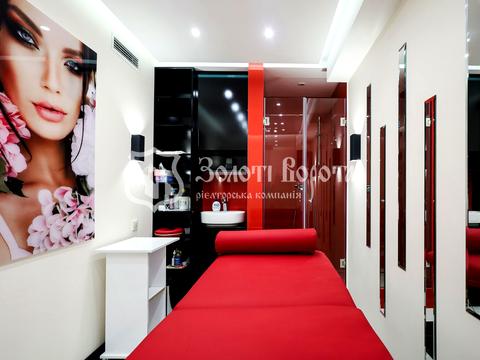 коммерческая по адресу Молодіжна ул., 12