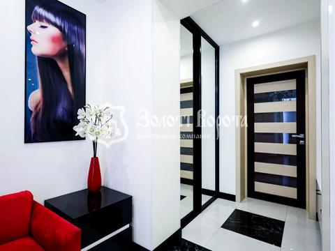 коммерческая по адресу Молодіжна ул., 12