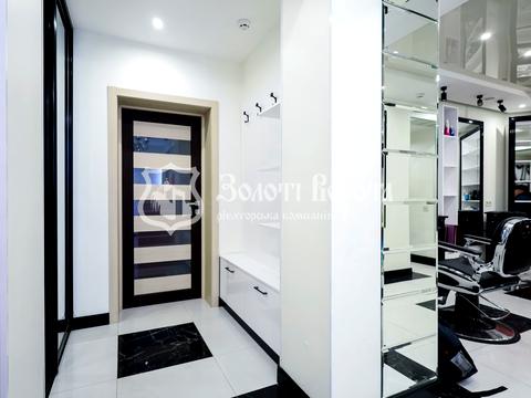 коммерческая по адресу Молодіжна ул., 12