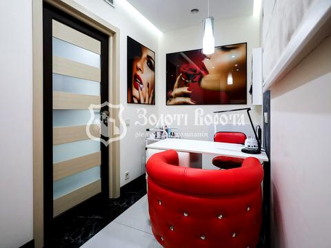 коммерческая по адресу Молодіжна ул., 12