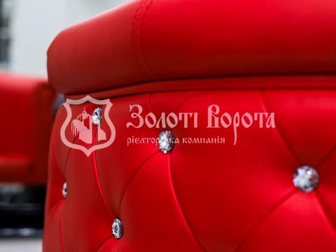 коммерческая по адресу Молодіжна ул., 12