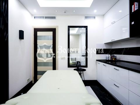 коммерческая по адресу Молодіжна ул., 12