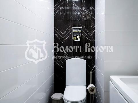 коммерческая по адресу Молодіжна ул., 12