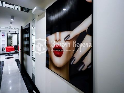 коммерческая по адресу Молодіжна ул., 12