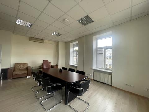 комерційна за адресою Фролівська вул., 1/6