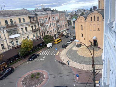 комерційна за адресою Фролівська вул., 1/6