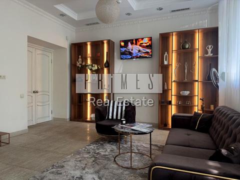 комерційна за адресою Кудрявський узвіз, 4