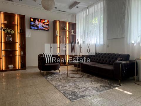 комерційна за адресою Кудрявський узвіз, 4