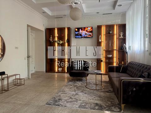 комерційна за адресою Кудрявський узвіз, 4