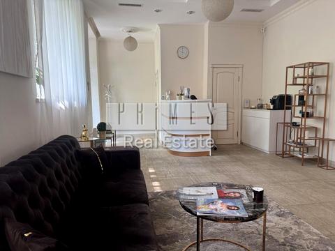 комерційна за адресою Кудрявський узвіз, 4