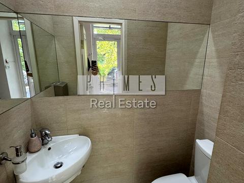 комерційна за адресою Кудрявський узвіз, 4