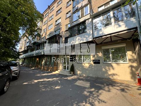 комерційна за адресою Кудрявський узвіз, 4